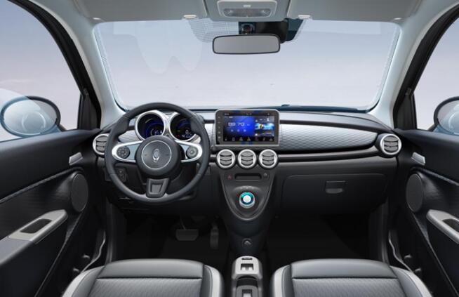 新款欧拉R1更名上市，全新纯电SUV首发亮相