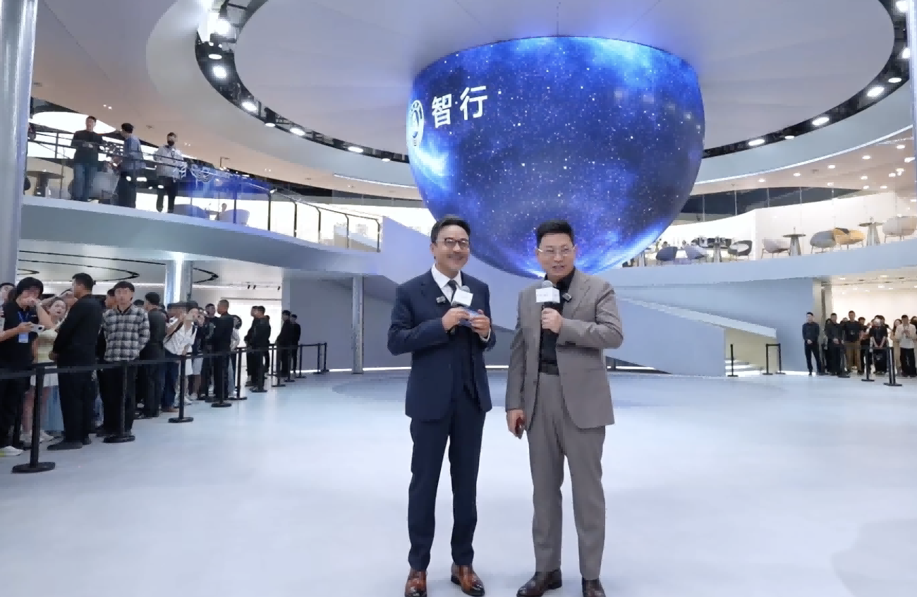 年轻人20万级智能SUV首选，问界新M5 Ultra闪耀粤港澳车展