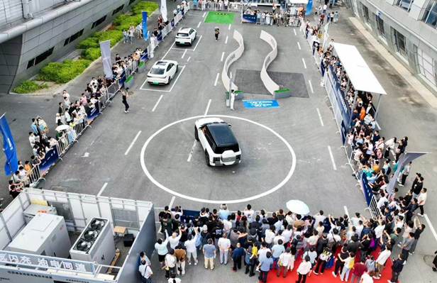 2025比亚迪智能化街区全国巡展亮相济南｜让好技术人人可享